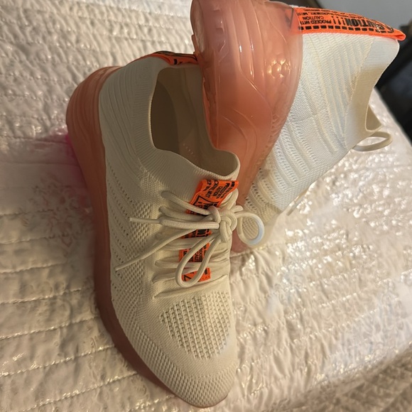 Cute Steve Madden wedge sneakers - Picture 2 of 5